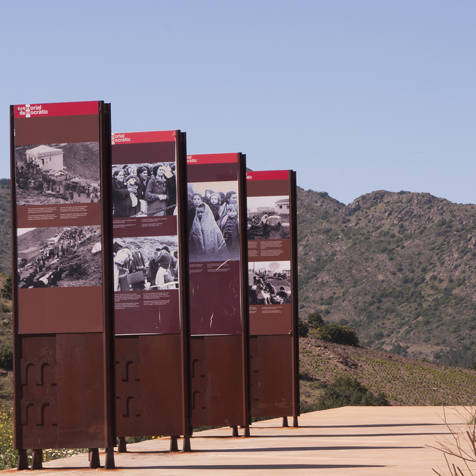 Le monument de la retirada au col de Port Bou